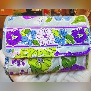 Vera Bradley gorgeous floral quilted bifold wallet